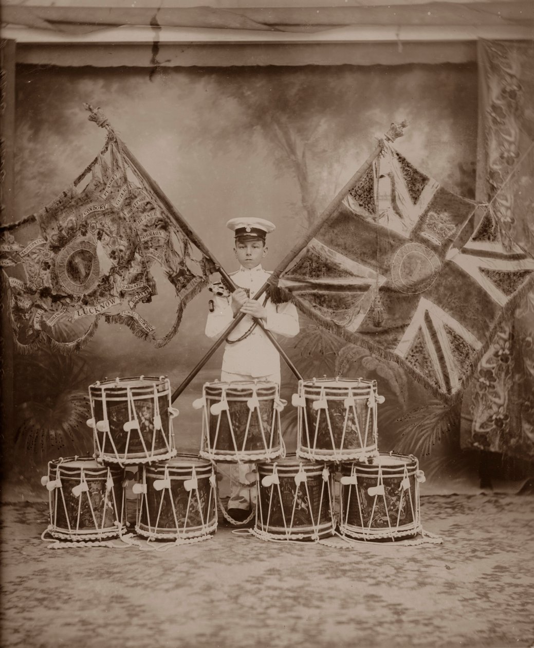 The Colours of the 1st Royal Munster Fusiliers, Rangún, Barma, 1913 od Unbekannt