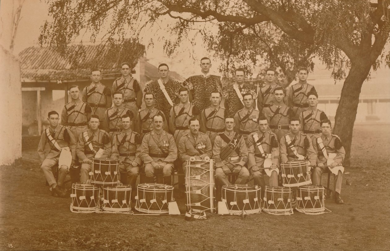 Bubny a polnice prvního praporu, Královský vlastní královský West Kent Regiment. Poona, Indie, od Unbekannt
