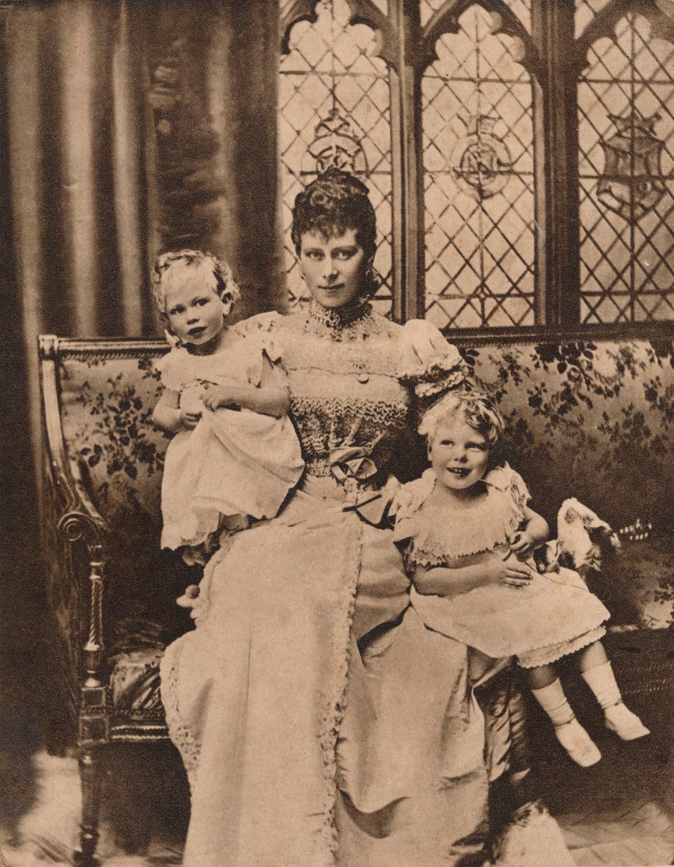 Vévodkyně z Yorku se svými dvěma syny, princi Edwardem a Albertem, c1897 1935 od Unbekannt