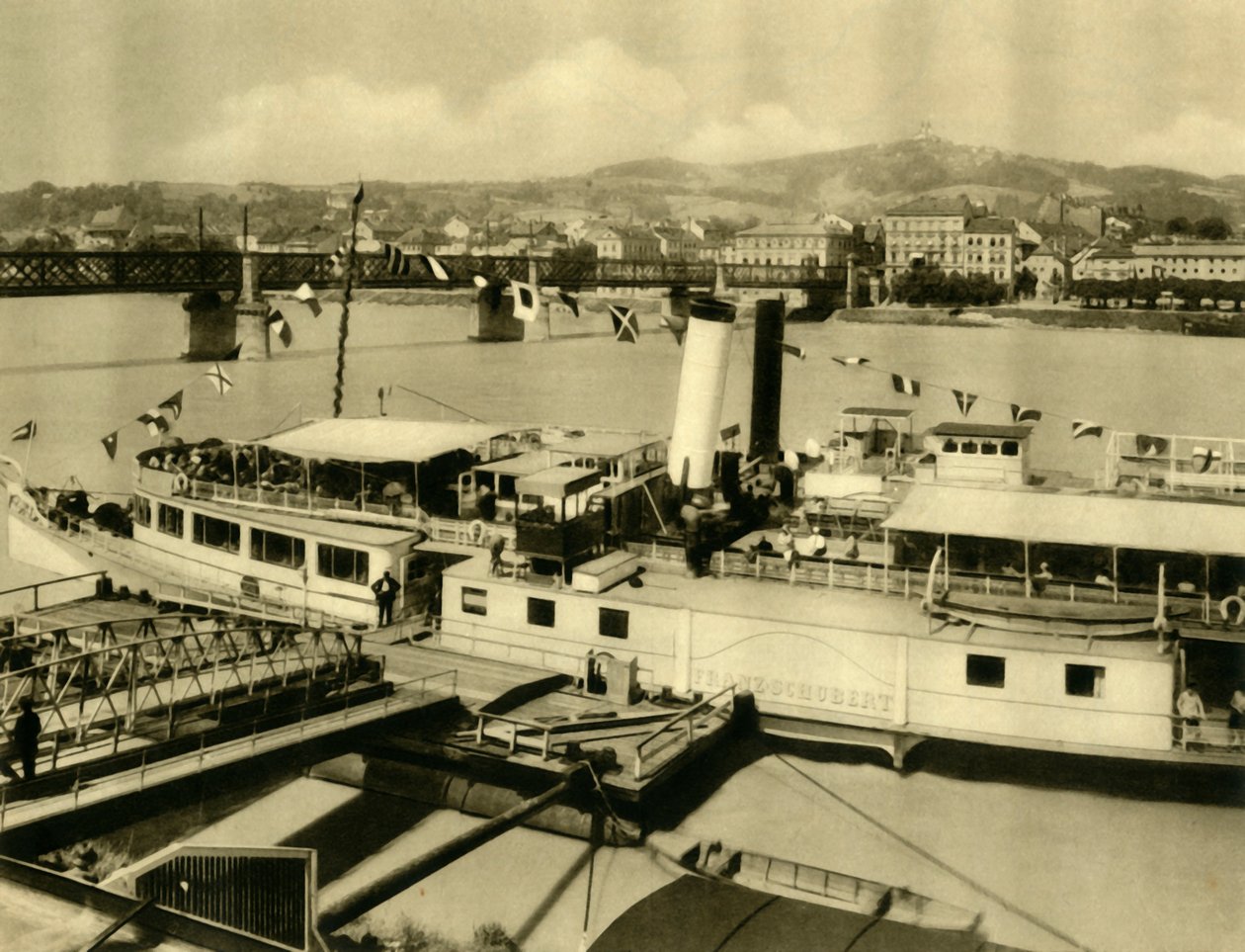 Parník Franze Schuberta na řece Dunaj, Linz, Horní Rakousko, c1935. od Unbekannt