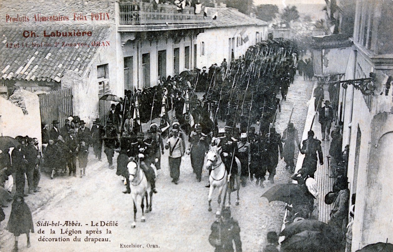 Francouzská cizinecká legie pochodující ulicemi Sidi Bel Abbes, Alžírsko, 1906 od Unbekannt