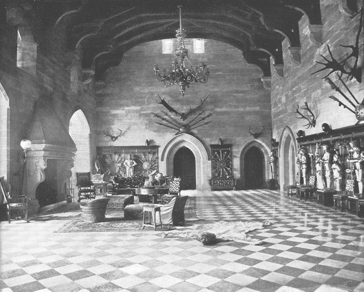The Great Hall, Warwick Castle, Warwickshire, 1894. od Unbekannt