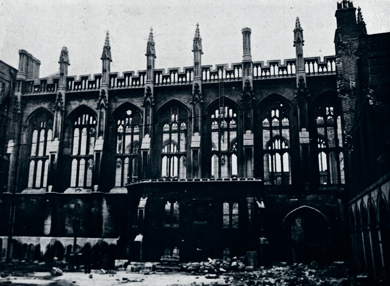 Historický sál ve vnitřním chrámu zcela zničen požárem, 1941 od Unbekannt