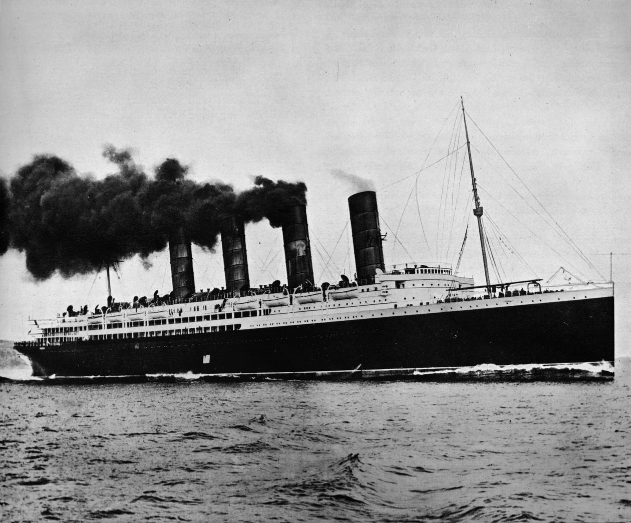 Lusitania v plné rychlosti, 1915 od Unbekannt