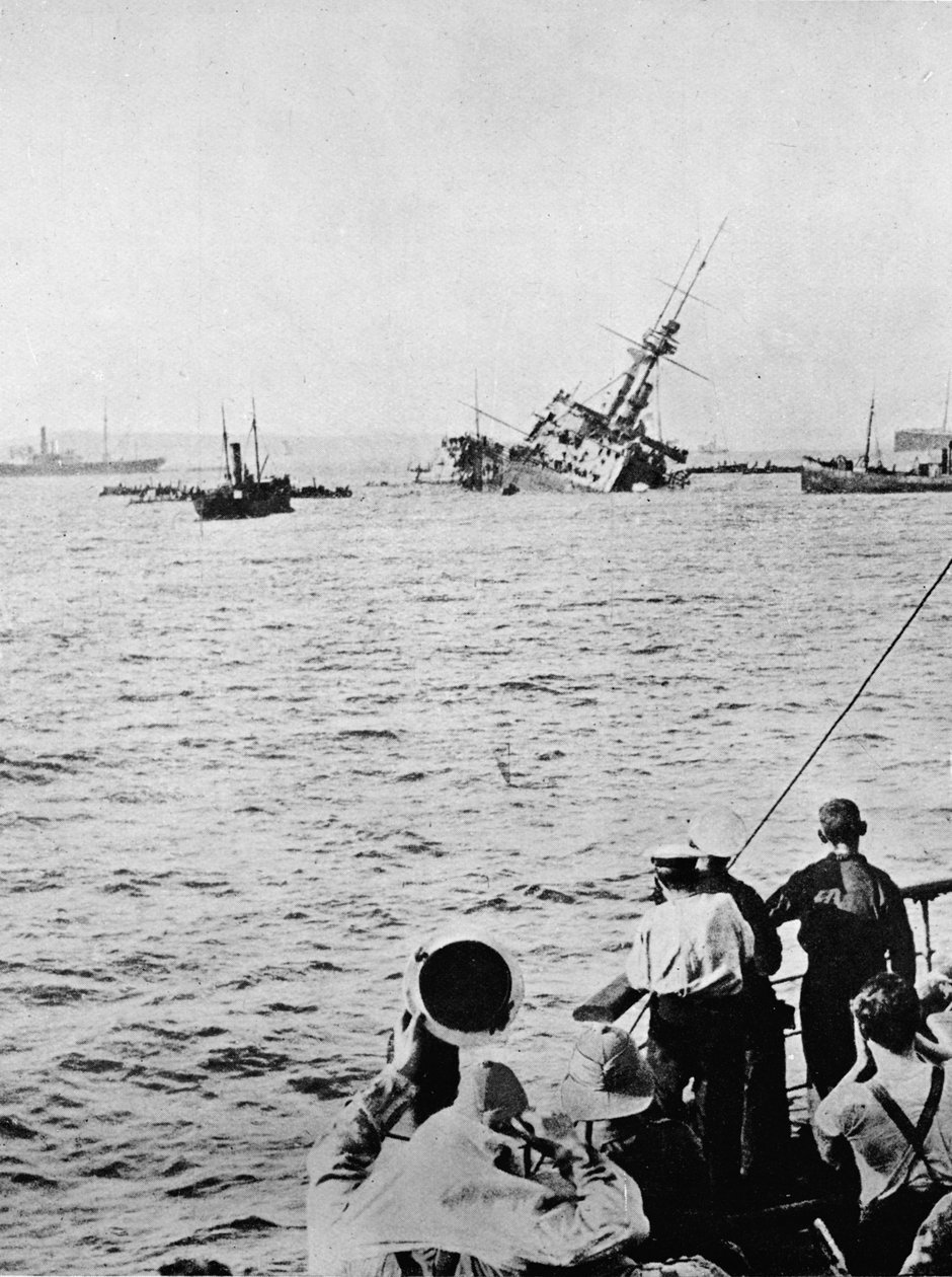 Potopení lodi Majestic poté, co byla torpédována nepřátelskou ponorkou, 1915 od Unbekannt