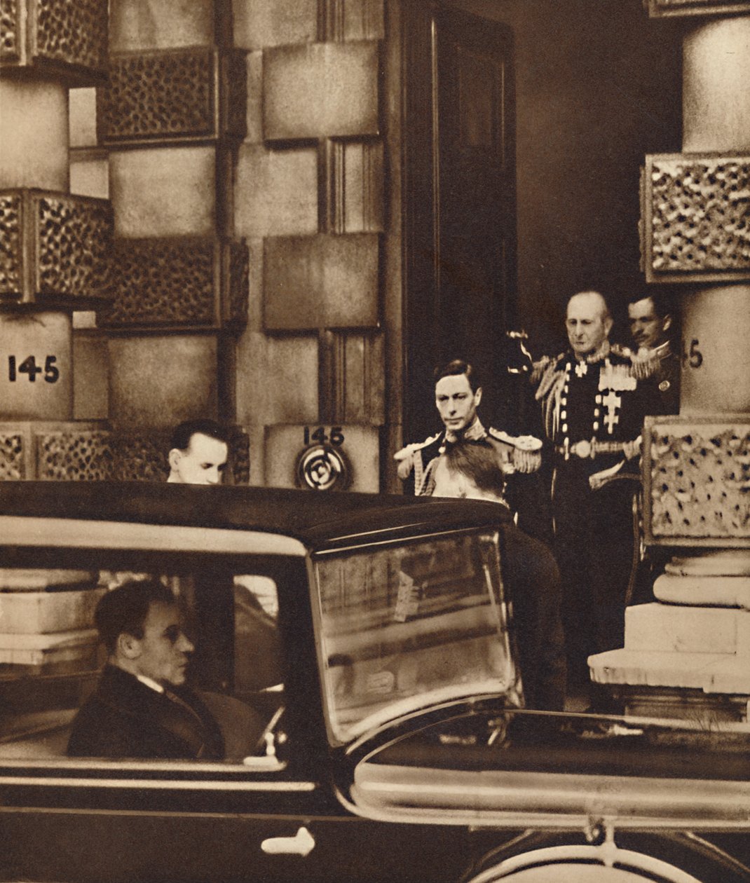 The New Reign Dawns, 1936 1937 od Unbekannt