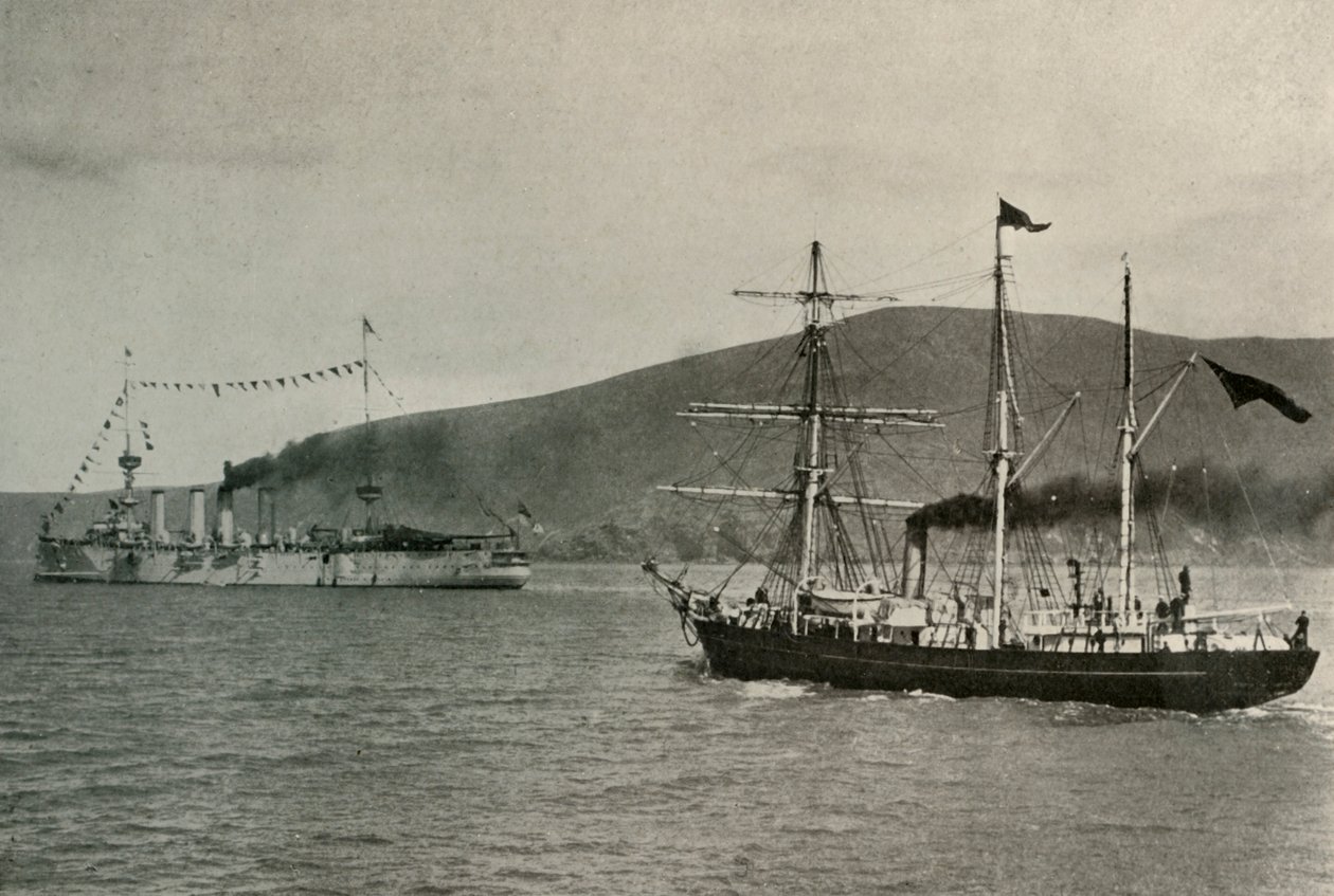 Nimrod Passing H.M.S. Mocný,...v přístavu Lyttelton, 1. ledna 1908, 1909. od Unbekannt