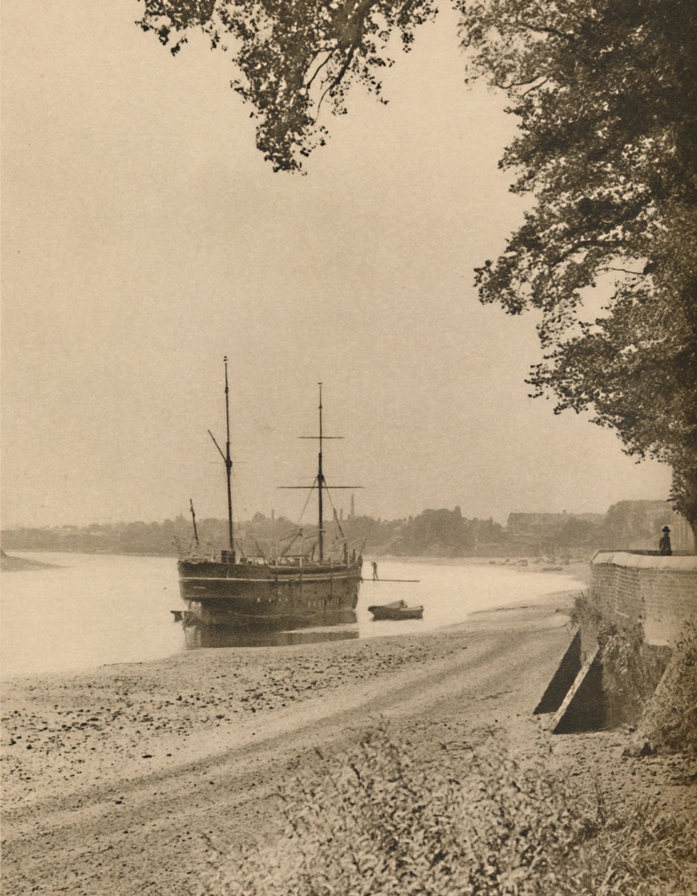 The Old Stork at Her Moorings Off Chiswick Mall, c1935. od Unbekannt