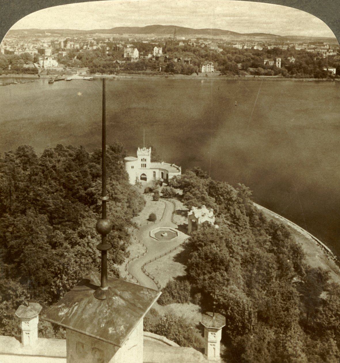 Oscarshal Royal Gardens a Christiania, ze zámku, Norsko, c1905. od Unbekannt