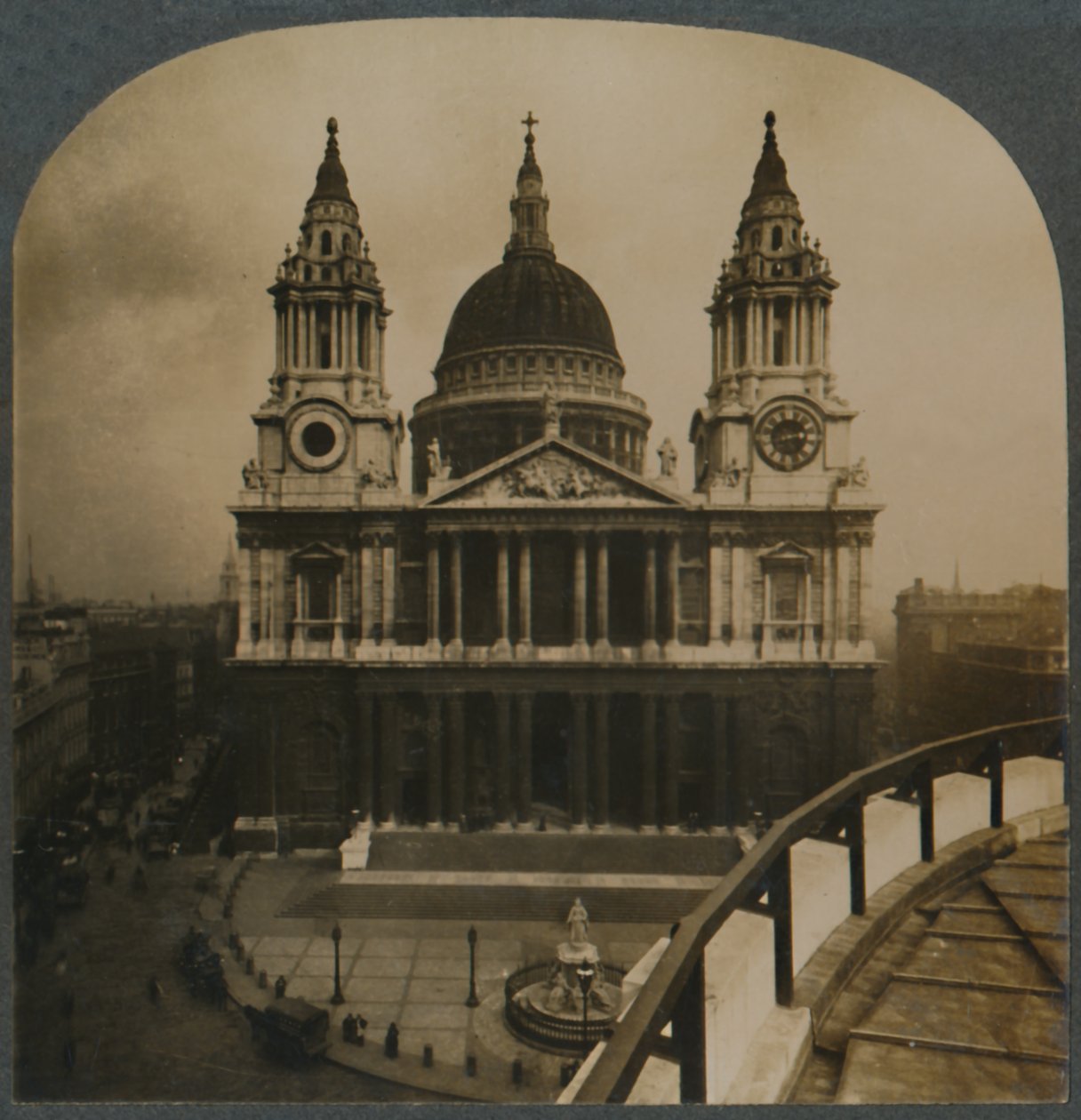 The Pride of London, St. Pauls Cathedral, Londýn, Anglie, c1910. od Unbekannt