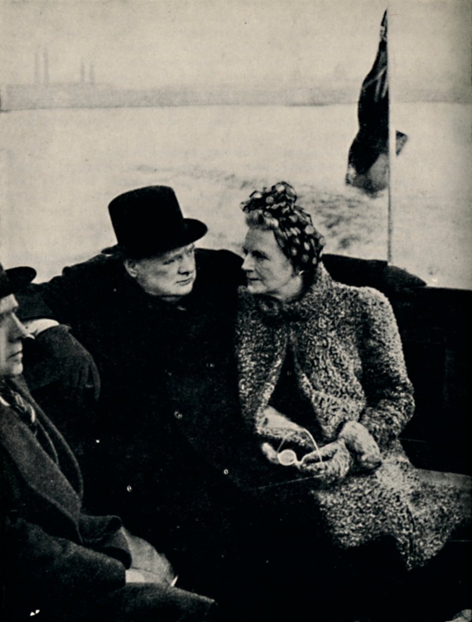 Premiér navštíví londýnské doky, c 1940, 1945. od Unbekannt