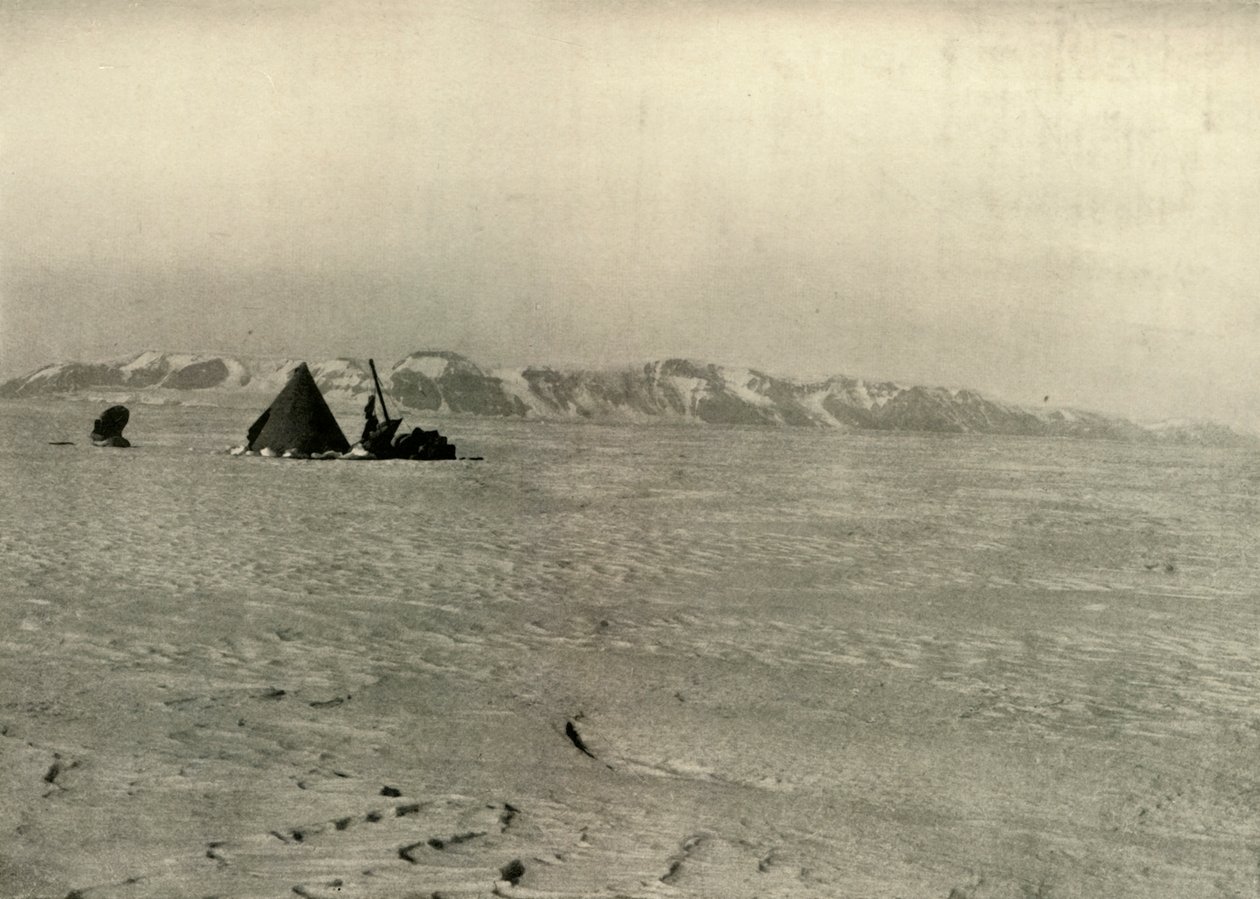Pohoří Queen Alexandra Range Fotografováno na cestě dolů po ledovci, c1908, 1909 od Unbekannt