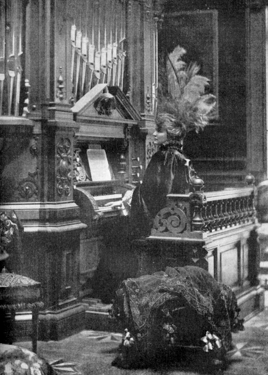 Rumunská královna hrající na varhany, 1904 od Unbekannt
