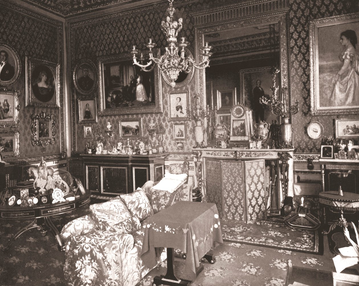 The Queens Sitting Room, Windsor Castle, Berkshire, 1894. od Unbekannt