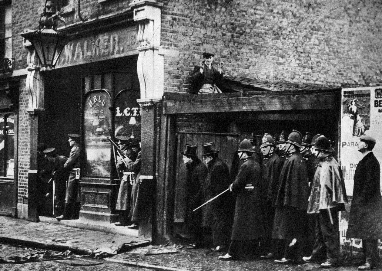 Obležení Sidney Street, Whitechapel, Londýn, 1911, 1935 od Unbekannt