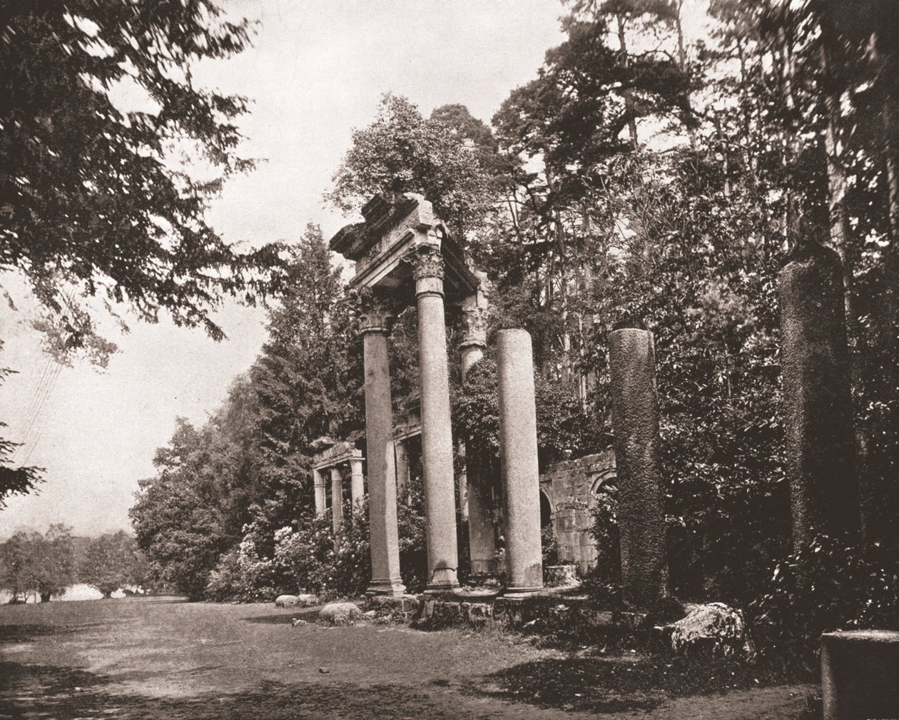 Augustův chrám ve Virginia Water, Surrey, 1894. od Unbekannt