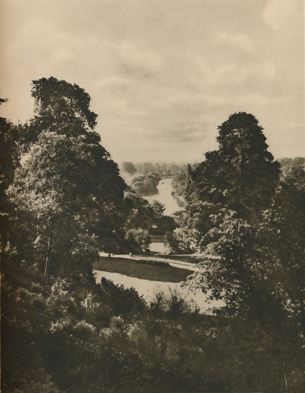 Temže v Richmondu, jedna z nejznámějších vyhlídek v Anglii, c1935. od Unbekannt