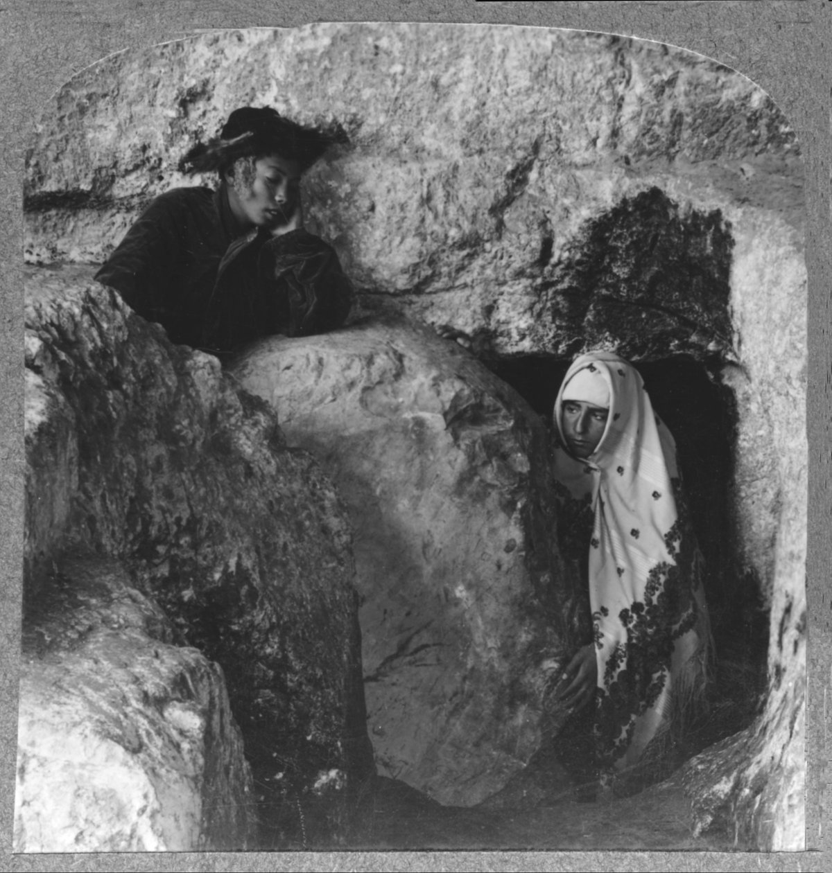 Hrob Krista, ukazující kámen, odvalený, c1900 od Unbekannt