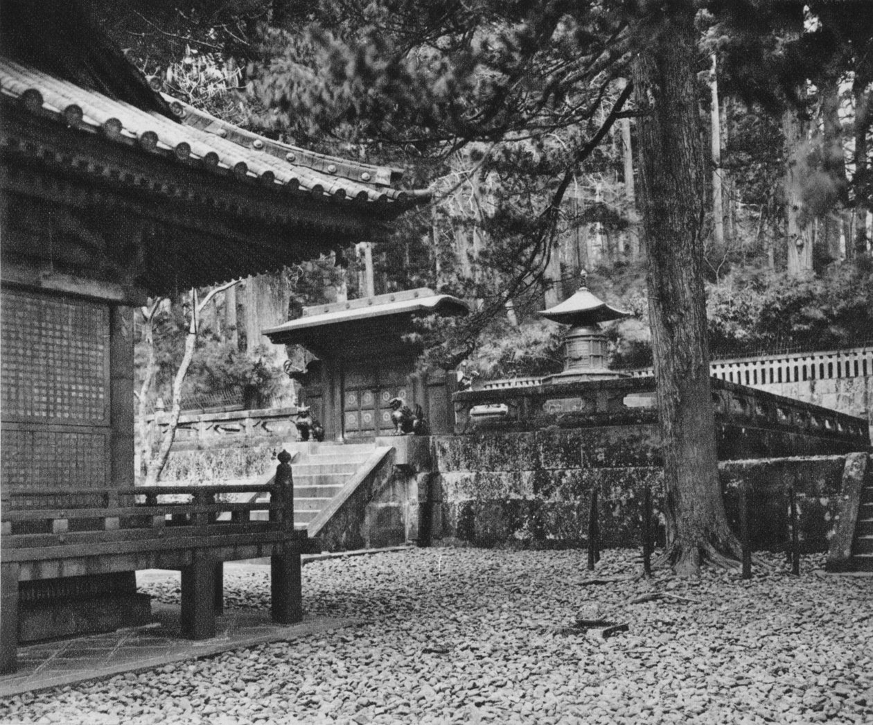 Hrob Iejasua, zakladatele dynastie Tokugawa, v Nikko, 1926 od Unbekannt