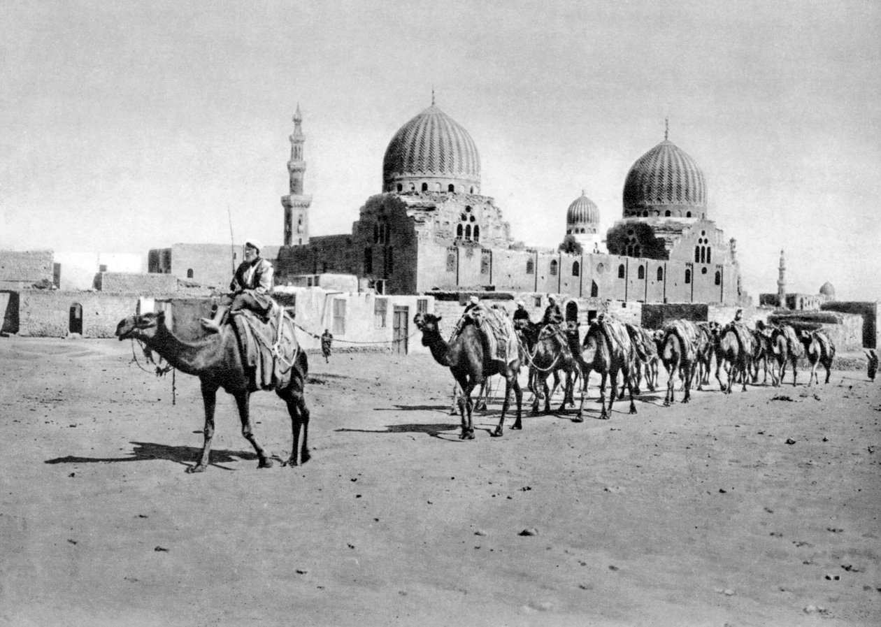 The Tombs of the Califs, Káhira, Egypt, c1920 od Unbekannt