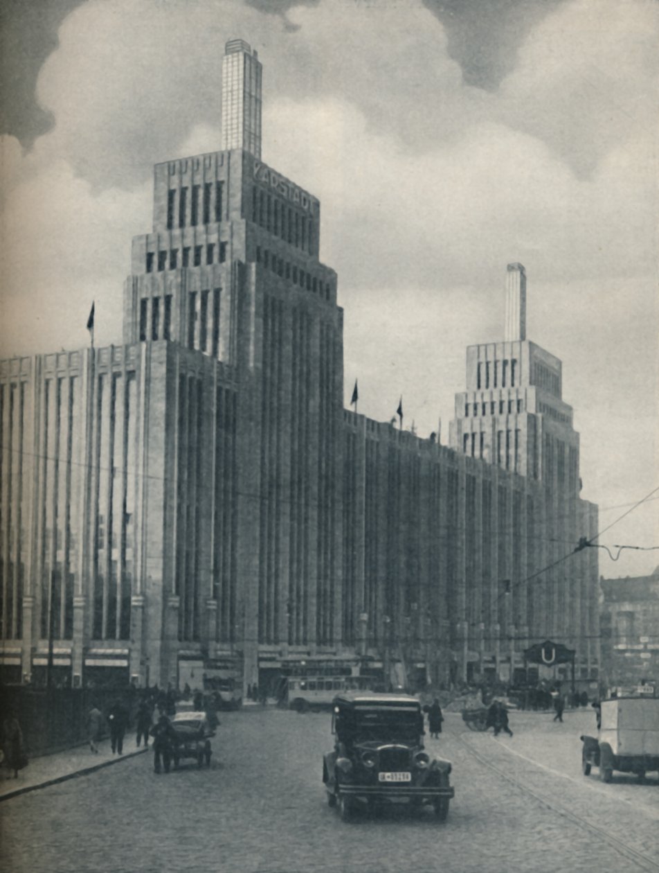 Věž lemovaná hmota Karstadthaus postavená v dělnické čtvrti, c1935 od Unbekannt