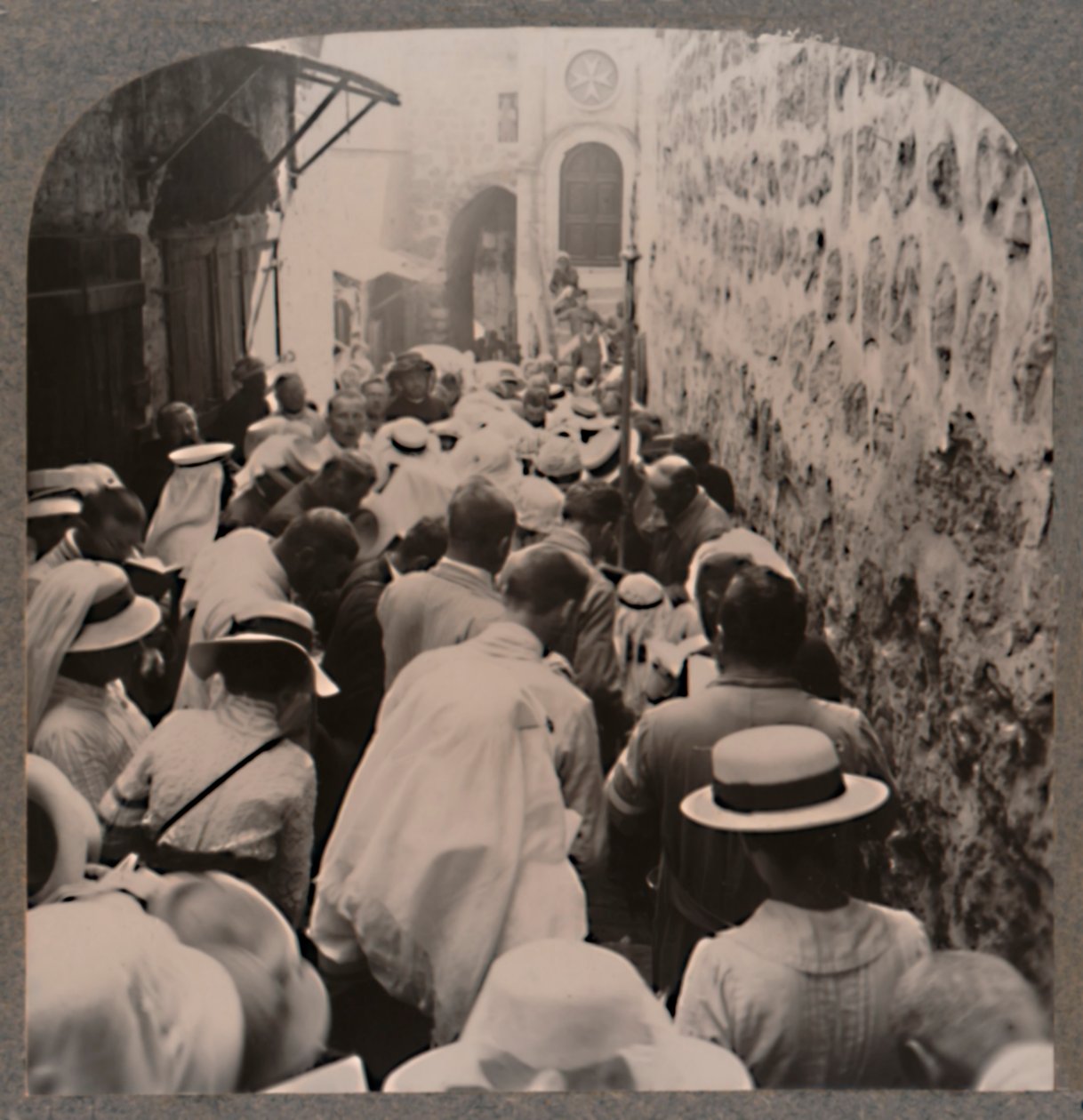 Via Dolorosa od věže Antonio ke kostelu Božího hrobu, c1900 od Unbekannt