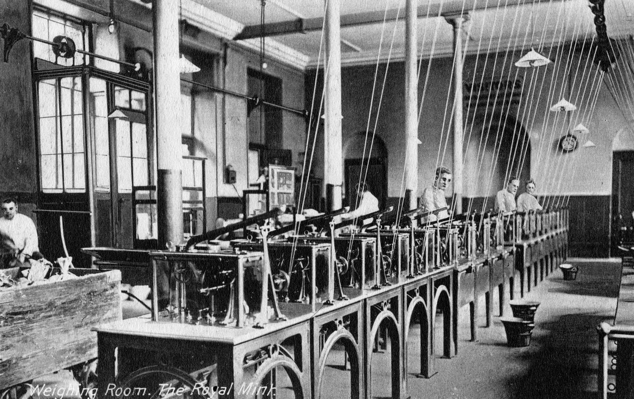 The Weighing Room, the Royal Mint, Tower Hill, London, 20th century od Unbekannt