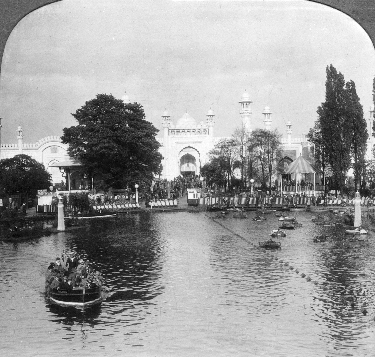 Jezero na výstavě British Empire Exhibition, Wembley, Londýn, c1925 od Unbekannt
