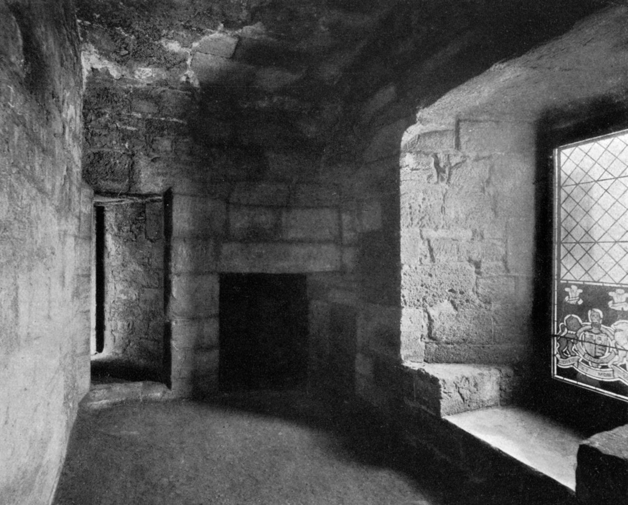 Pověstné místo narození Edwarda II., velká Orlí věž hradu Caernarvon, 1924-1926 od Unbekannt