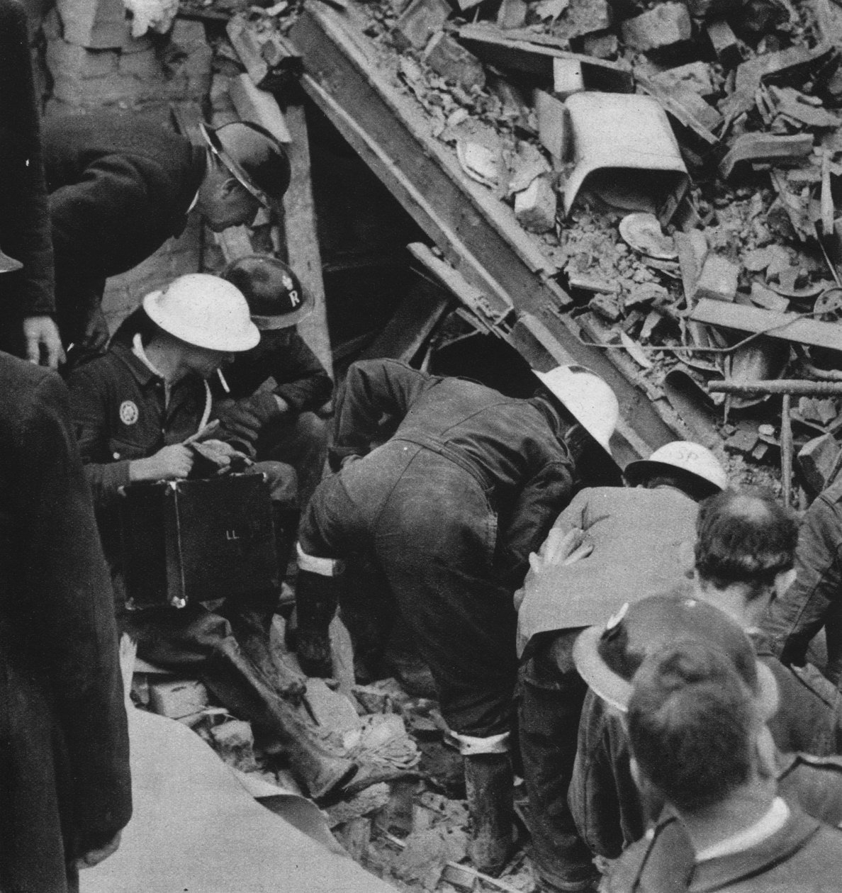 Pátrání pokračuje, 1941 1942 od Unbekannt