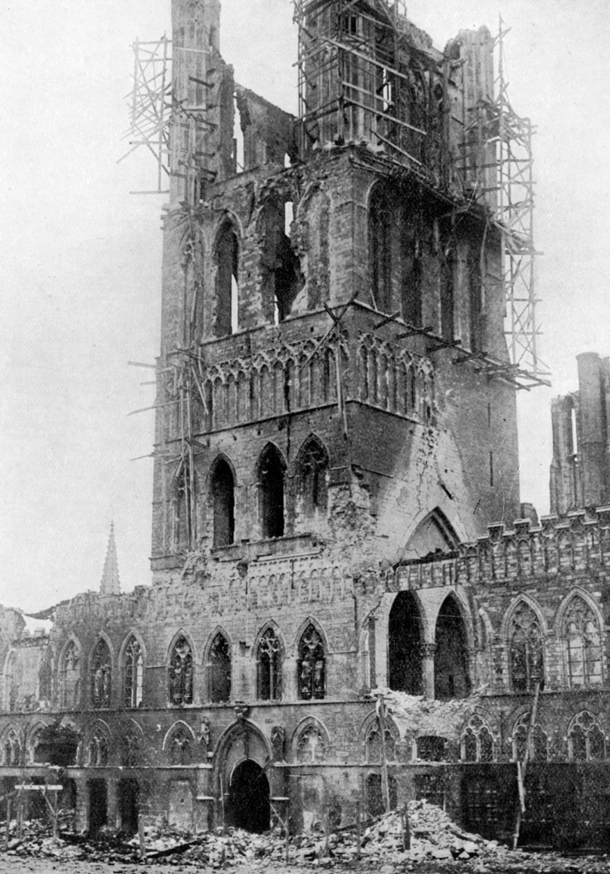 Věž tržnice po německém bombardování, Ypres, Belgie, první světová válka, 1920 od Unbekannt