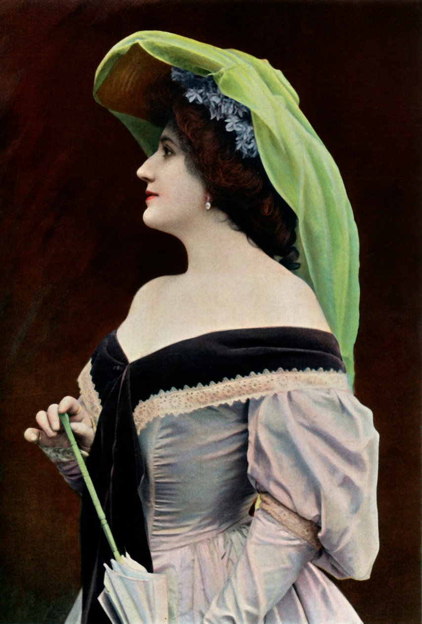 Divadlo Des Varietes. - Mlle. C. Thevenet. - Role de Caroline - La Chauve-Souris, 1904. od Unbekannt