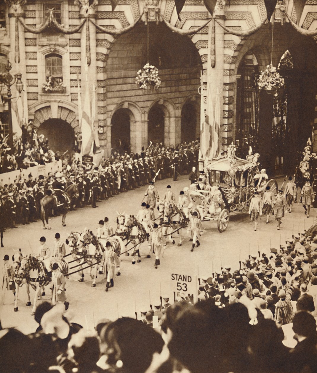 Přes oblouk admirality, 12. května 1937 od Unbekannt