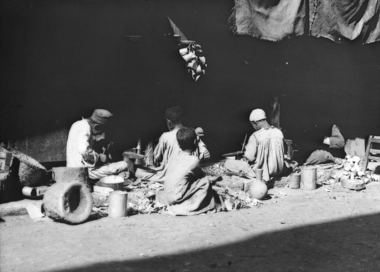 Dělníci cínu, Káhira, Egypt, konec 19. nebo začátek 20. století od Unbekannt