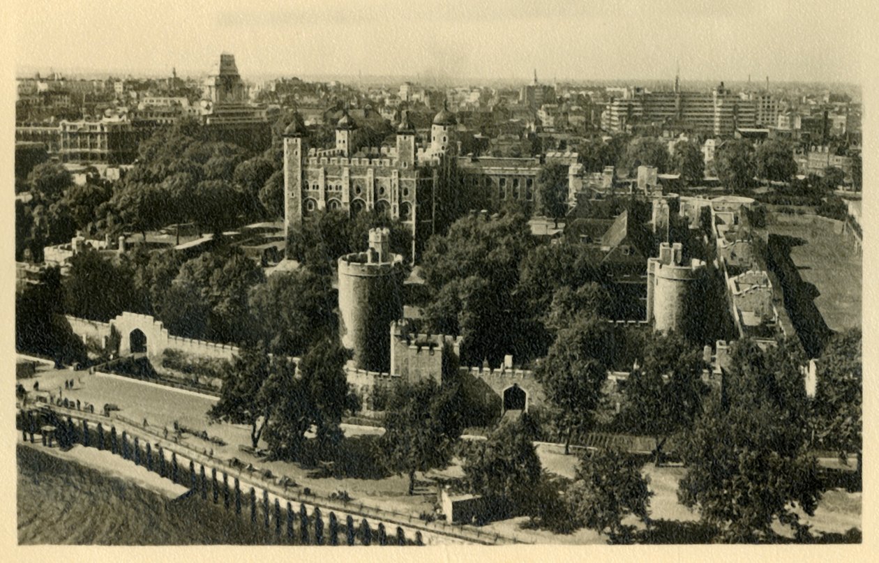 Londýnský Tower. Celkový pohled z jihu, c1920. od Unbekannt