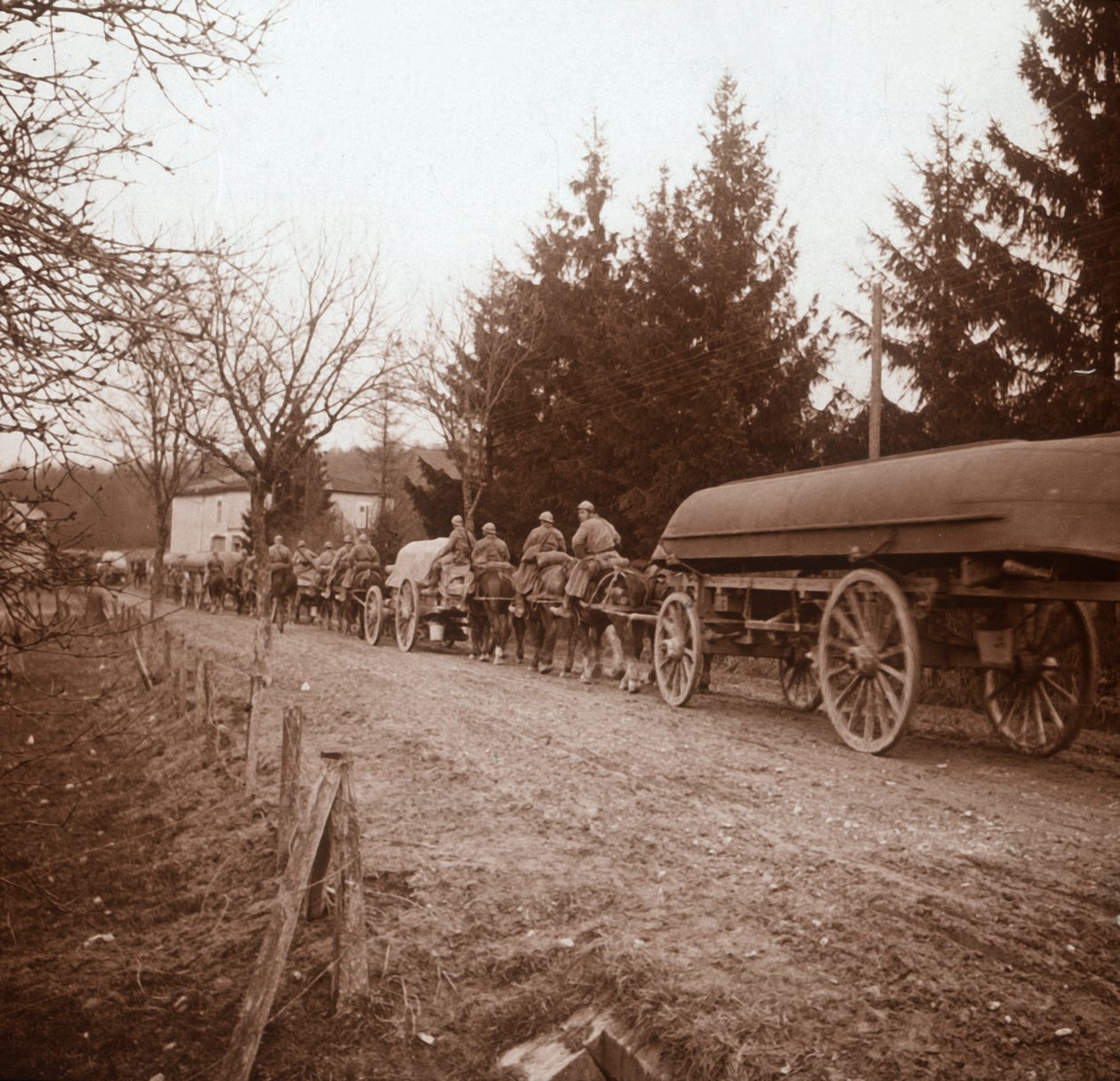 Přeprava pontonů, Somme, severní Francie, c1914-c1918 od Unbekannt