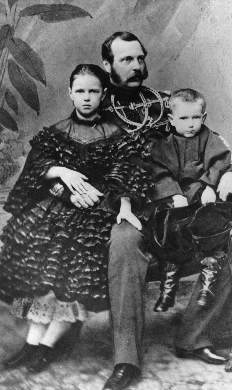 Ruský car Alexandr II. se svou dcerou Marií a synem Sergejem, c1860-c1862 od Unbekannt