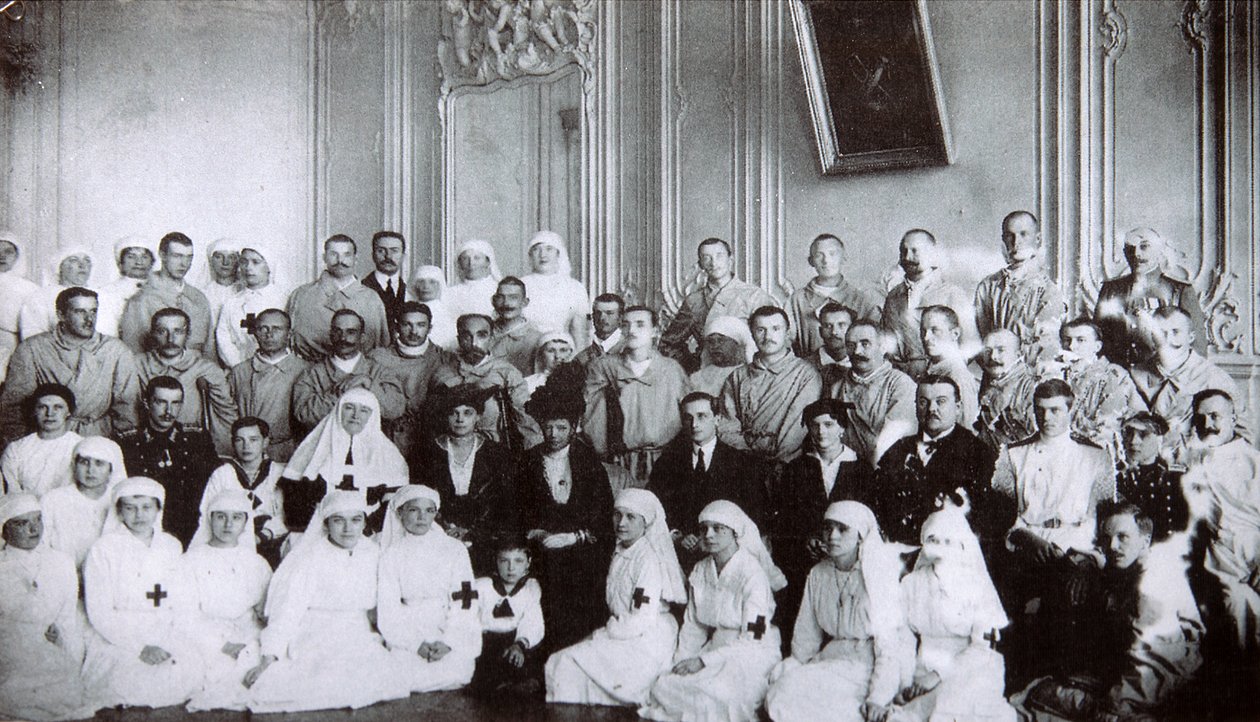 Carina Maria Fjodorovna z Ruska na návštěvě nemocnice v Kyjevě, 1915 od Unbekannt