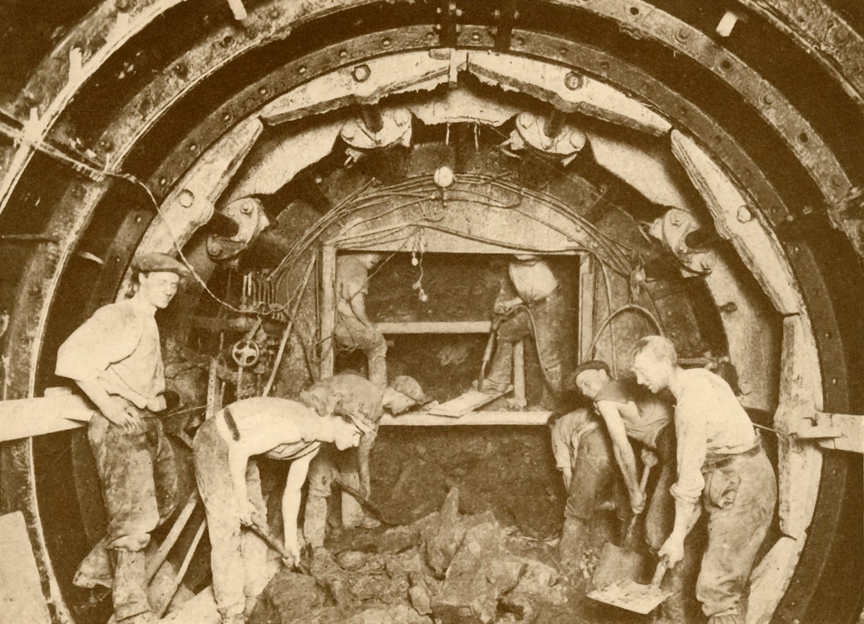 Ražba tunelu pomocí Greathead Boring Shield, c1930. od Unbekannt