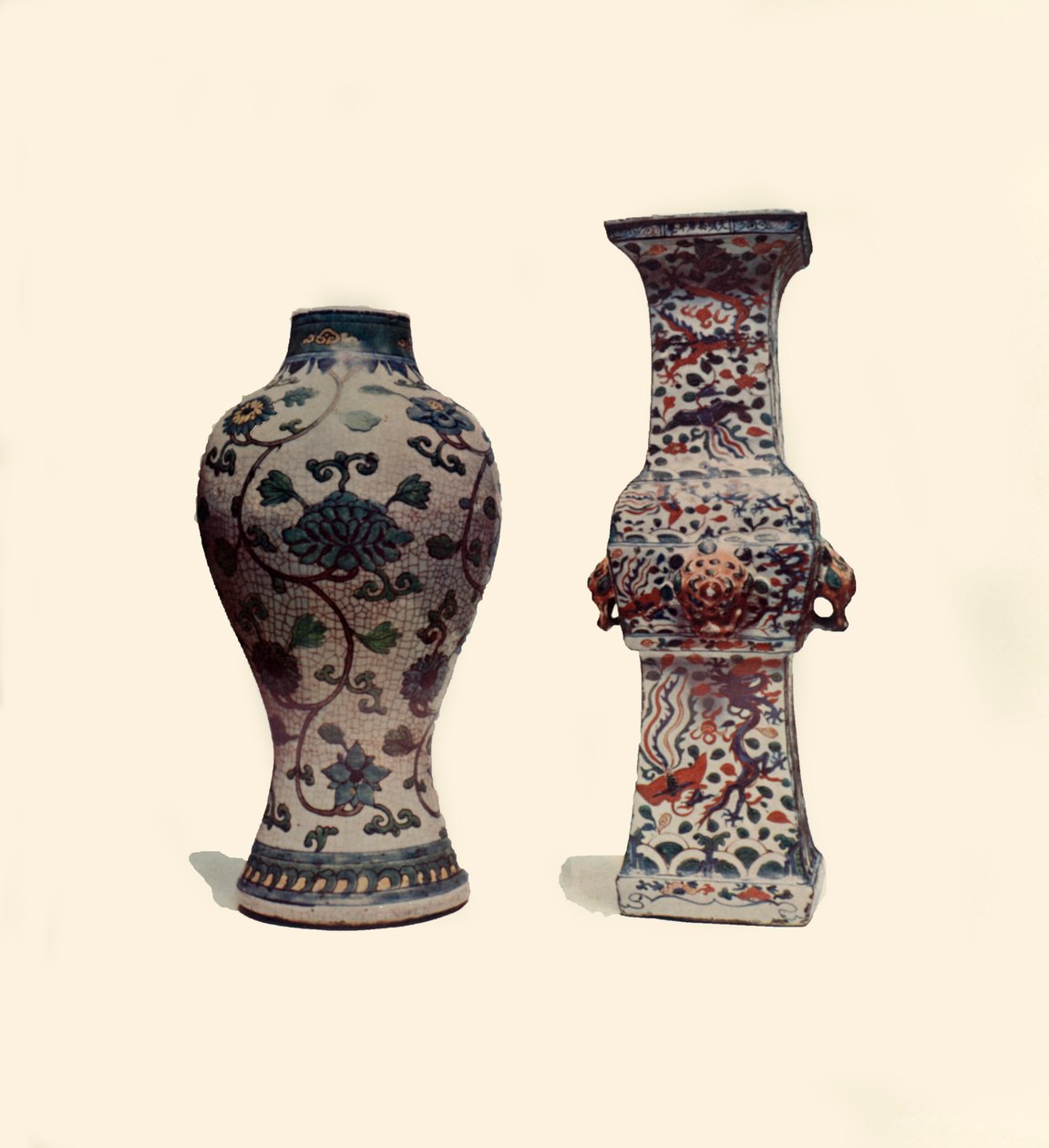 Dvě smaltované porcelánové vázy, čínské, 15.-17. století, 1908. od Unbekannt