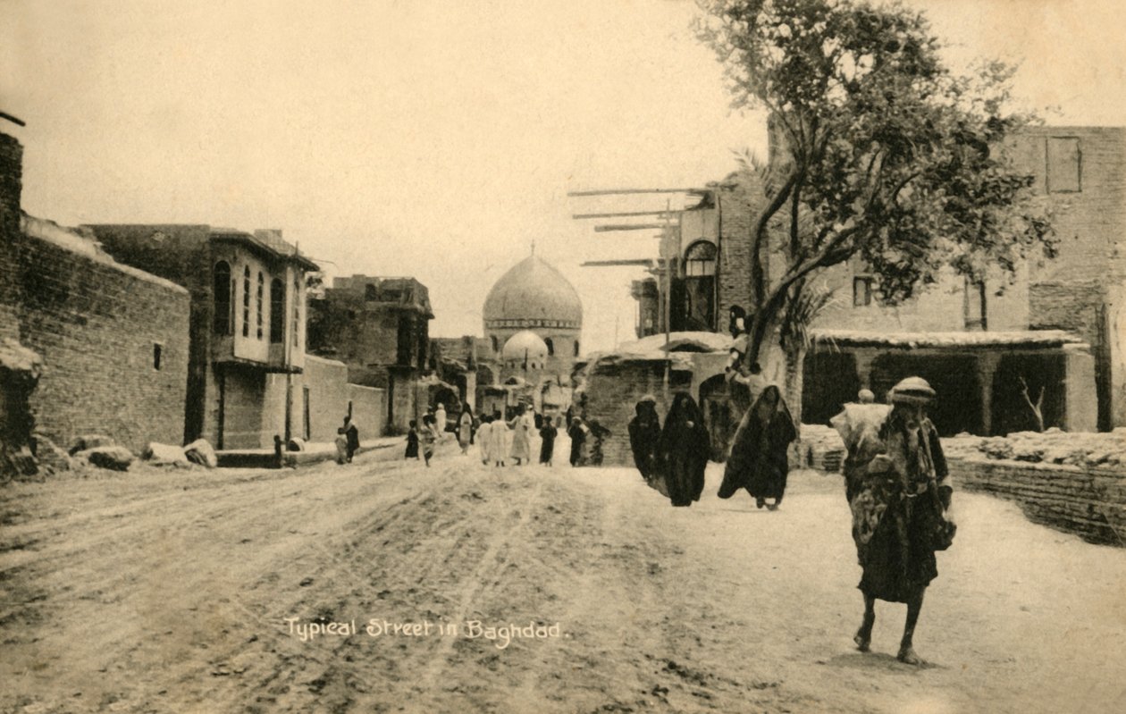 Typická ulice v Bagdádu, c1918-c1939. od Unbekannt