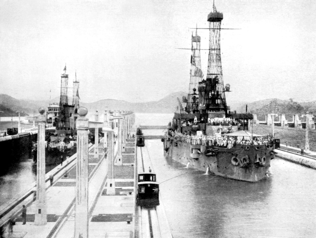 Muži-Of-War Spojených států procházející zdymadlem, Panamský průplav, Panama, 1926 od Unbekannt