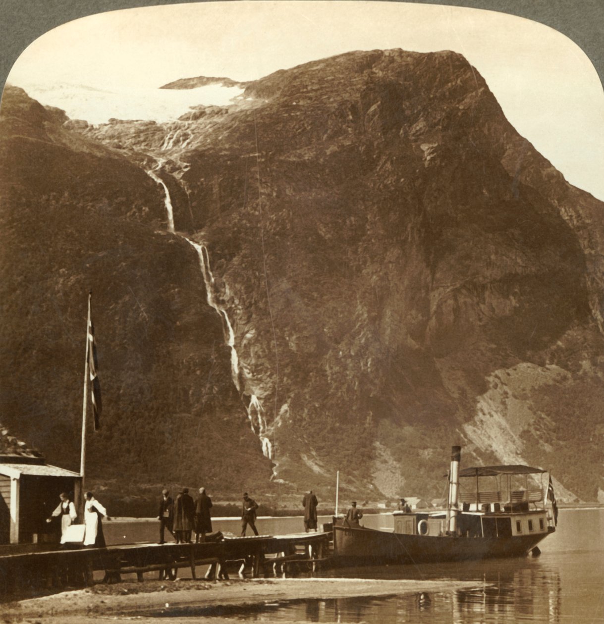 Vodopády Utigards z ledovce Ravnefjeld u jezera Loen - z Naesdal, Norsko, c1905. od Unbekannt