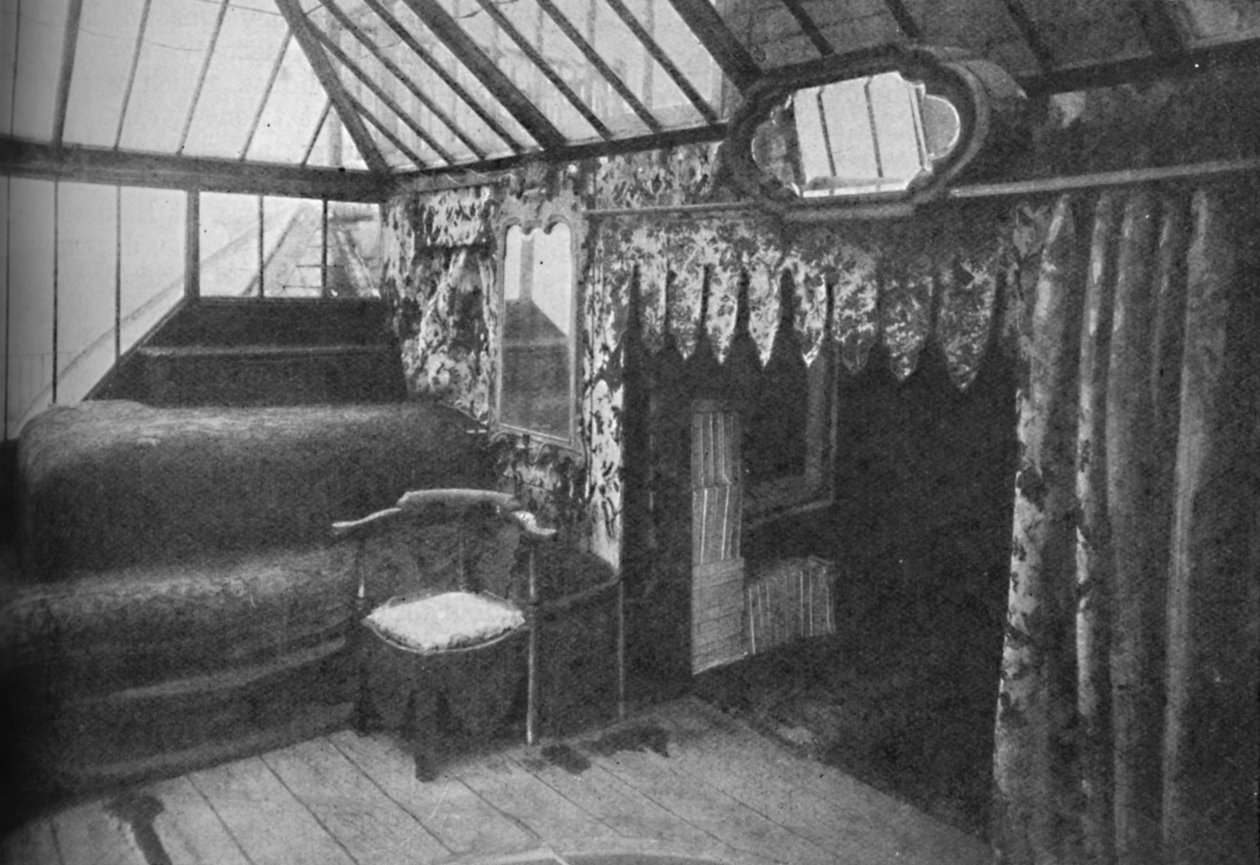 Victor Hugos studuje v Hauteville House - Místnost, ve které byli napsáni Les Miserables, c1925 od Unbekannt