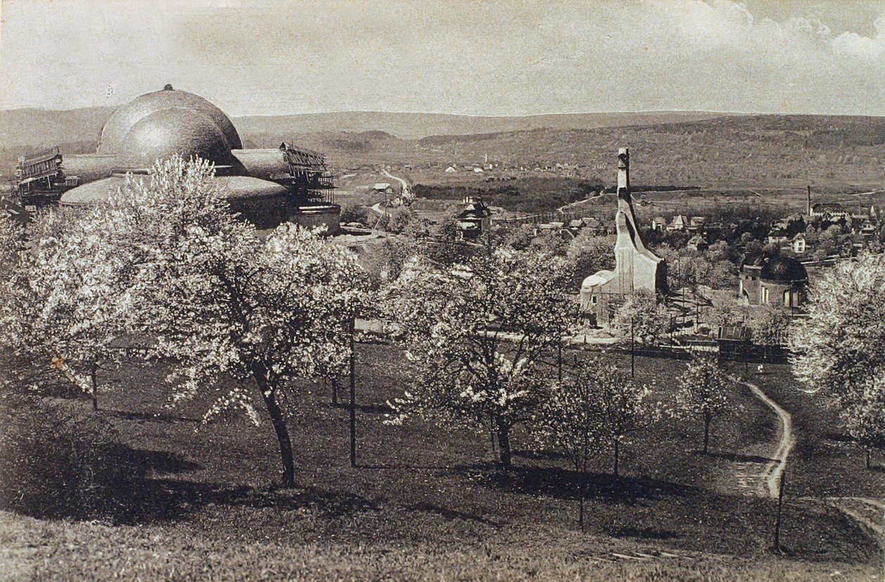 Pohled na Goetheanum a dům vytápění, Dornach, Švýcarsko, 1914-1916 od Unbekannt