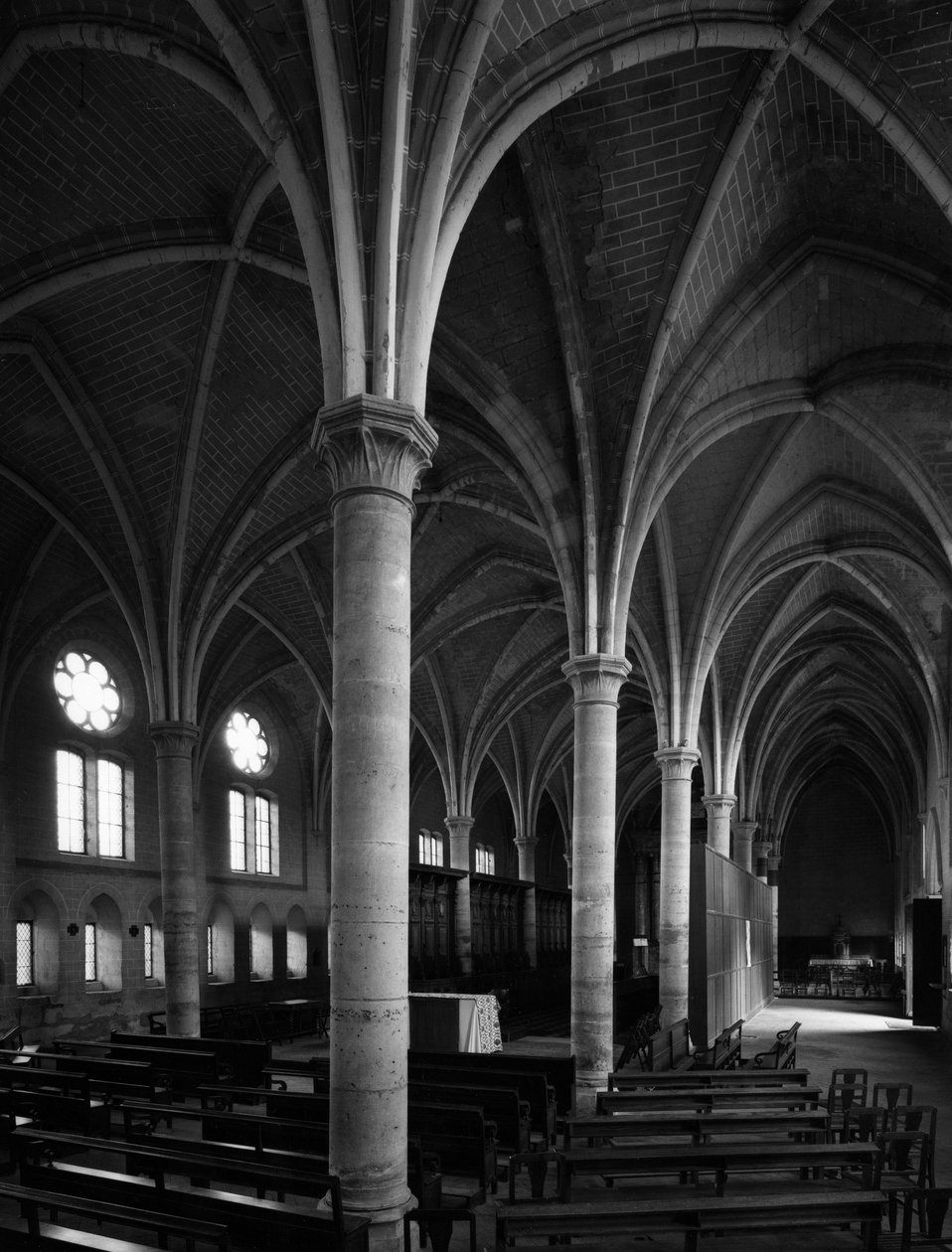 Pohled na staré cisterciácké opatství Notre Dame d