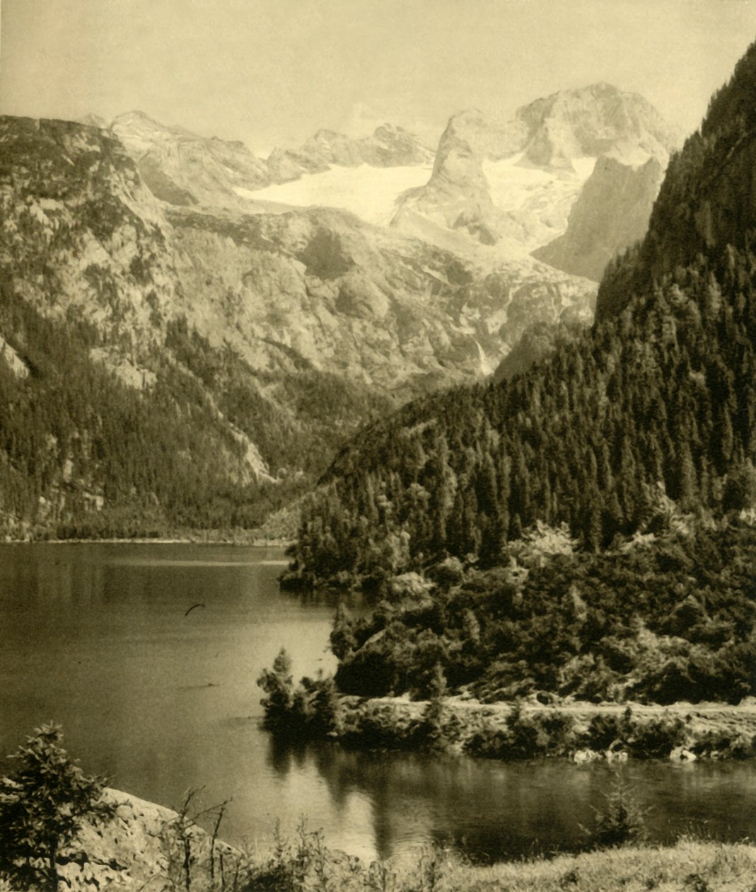 Vorderer Gosausee a pohoří Dachstein, Horní Rakousko, c1935. od Unbekannt