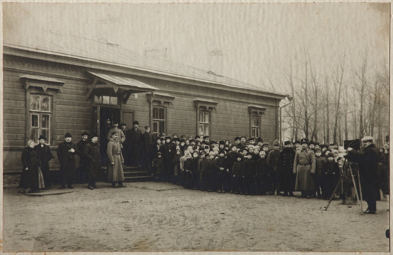 Čekání na odvoz těla Lva Tolstého na stanici Astapovo, 20. listopadu 1910, 1910 od Unbekannt