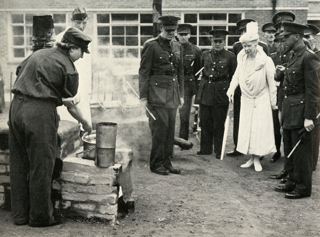 Sledování A.T.S. dívky v práci...Armádní škola vaření v Aldershotu, c1941, 1951. od Unbekannt