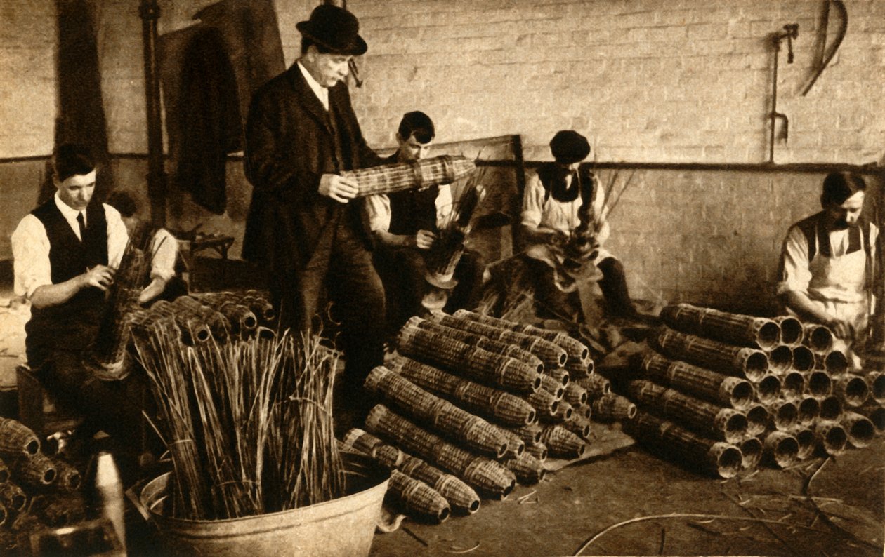 Pletení košů na dělostřelecké granáty, Nottingham, první světová válka, 1914-1918, 1933. od Unbekannt